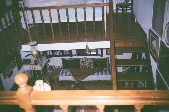 Room 9 of 20