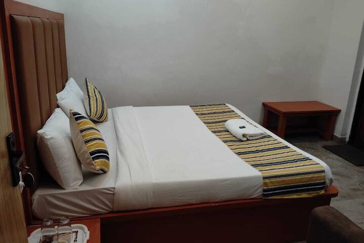 Room 2 of 11