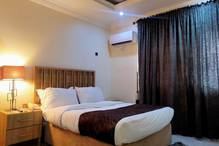 Room 2 of 23