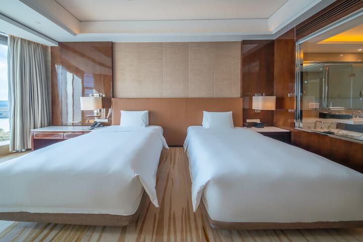 Room 16 of 49