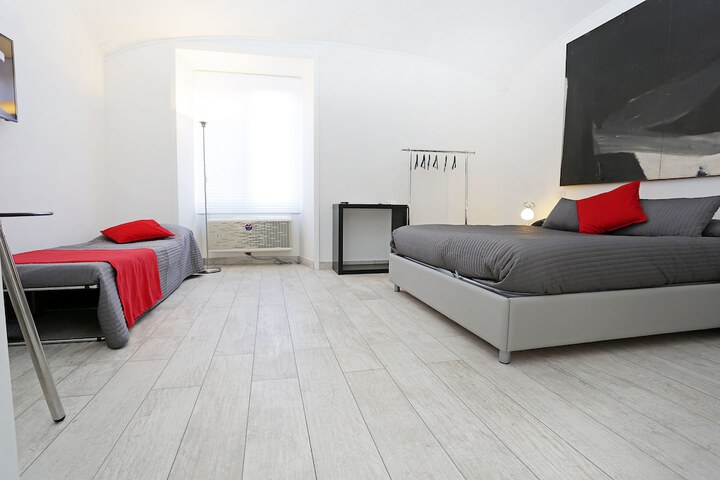 Room 6 of 43