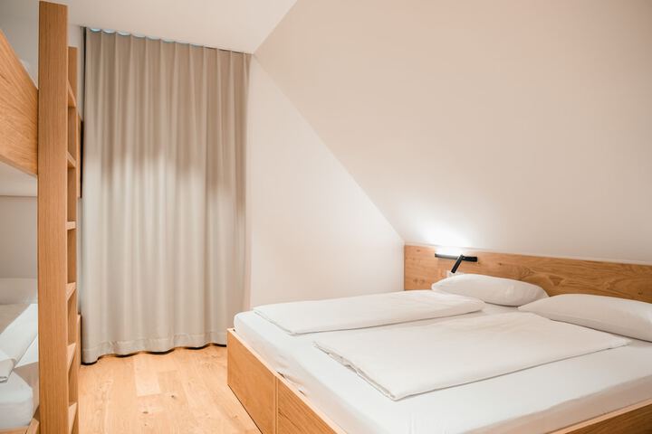Room 15 of 74