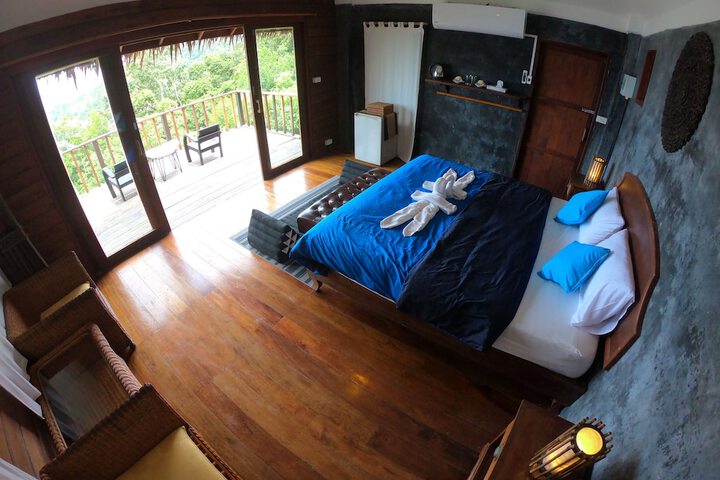 Room 13 of 40