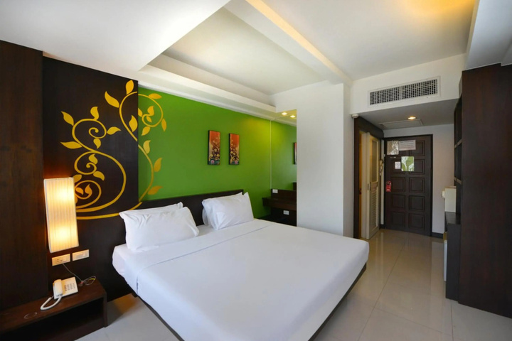 Room 3 of 27