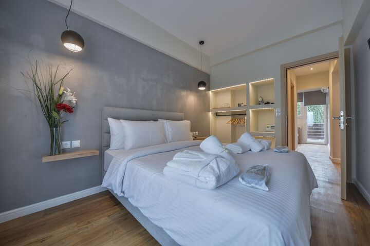 Room 14 of 100