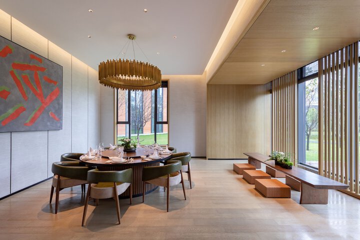 Dining 106 of 126