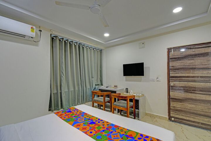 Room 11 of 29