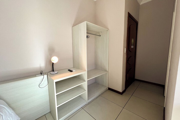 Room 40 of 206