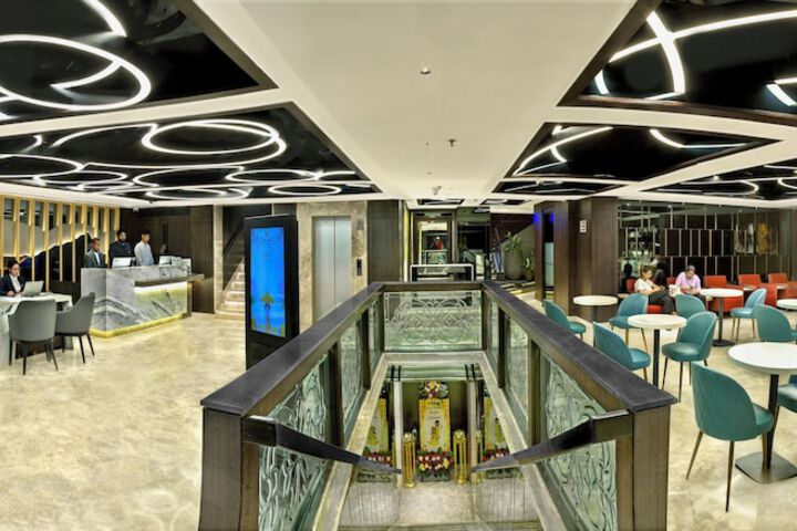 Hotel Interior 4 of 95