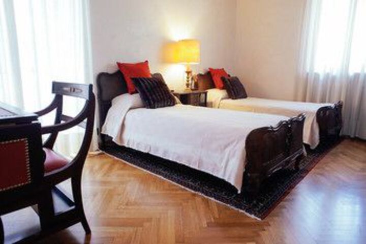 Room 8 of 22
