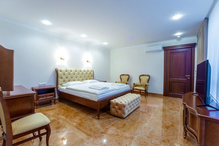 Room 16 of 49