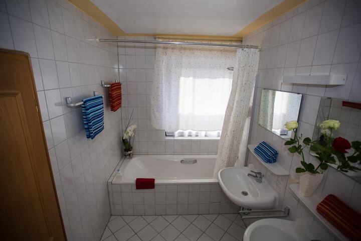 Room 14 of 34