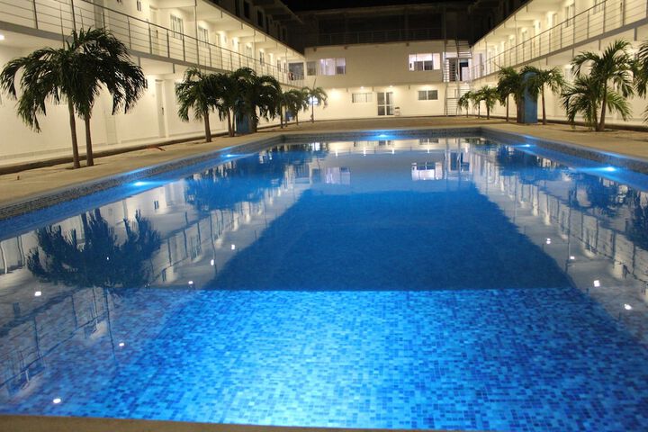 Pool 10 of 27