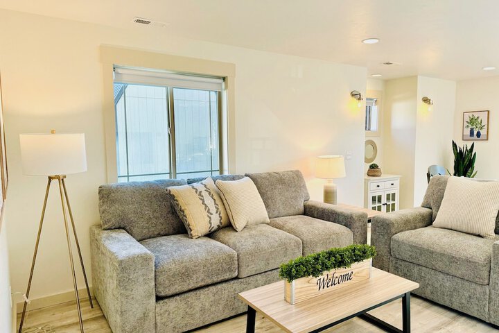 Lounge 267 of 426