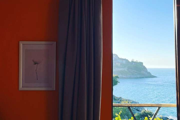 Room 20 of 104