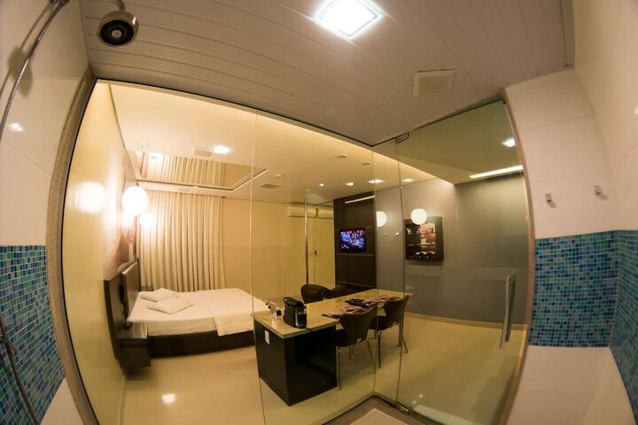 Room 33 of 42