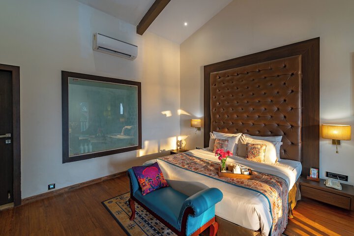 Room 33 of 188