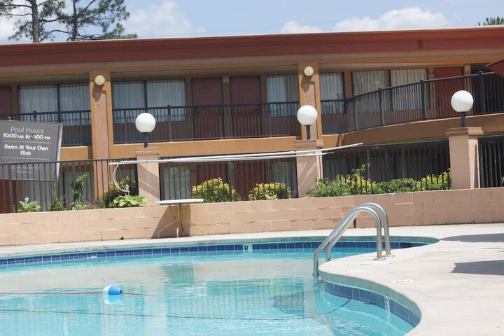 Pool 44 of 101