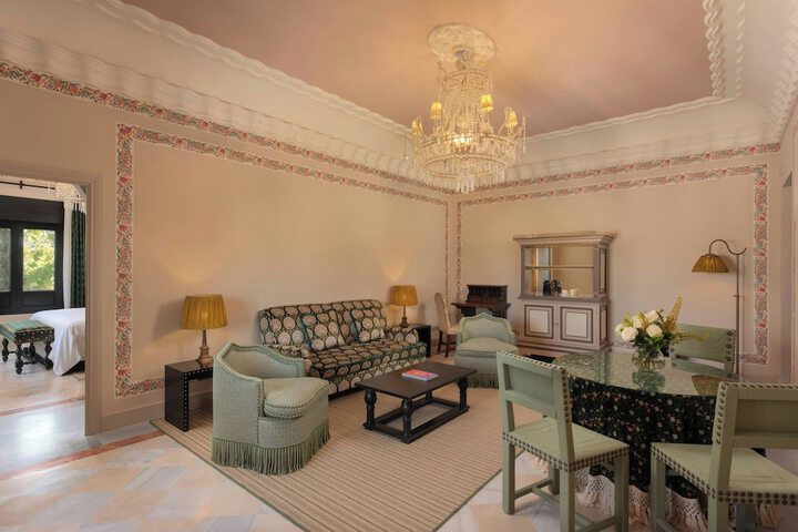 Room 93 of 210