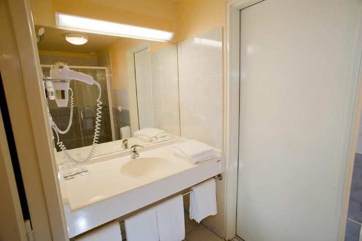 Room 9 of 14