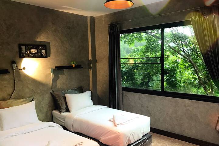 Room 6 of 6