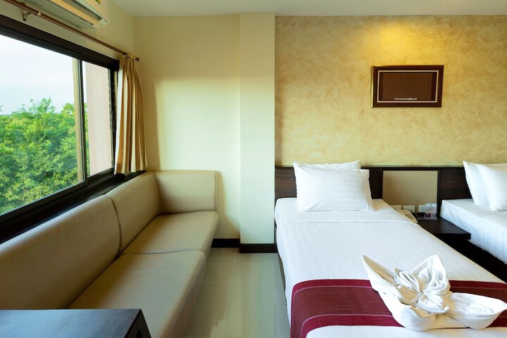 Room 30 of 151