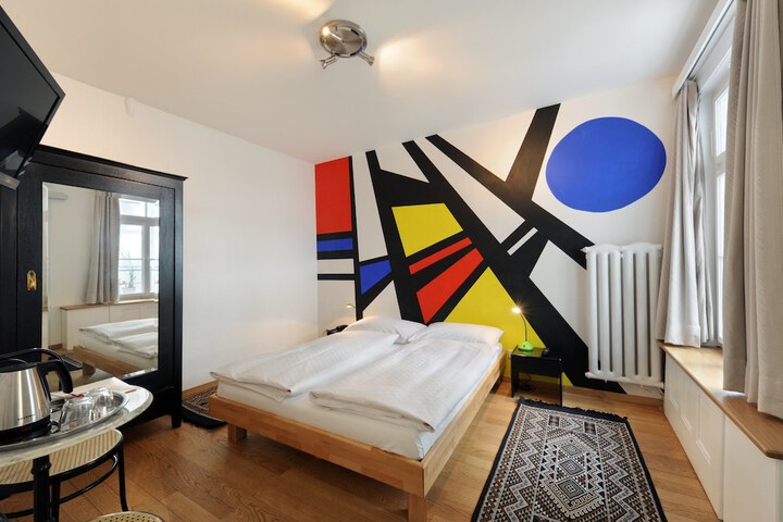 Room 32 of 56