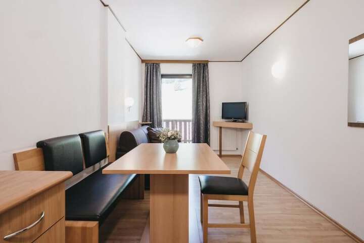 Room 5 of 21