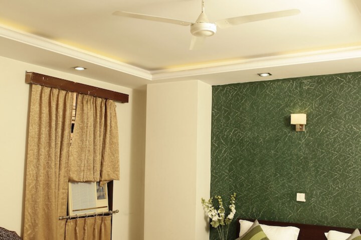 Room 9 of 52