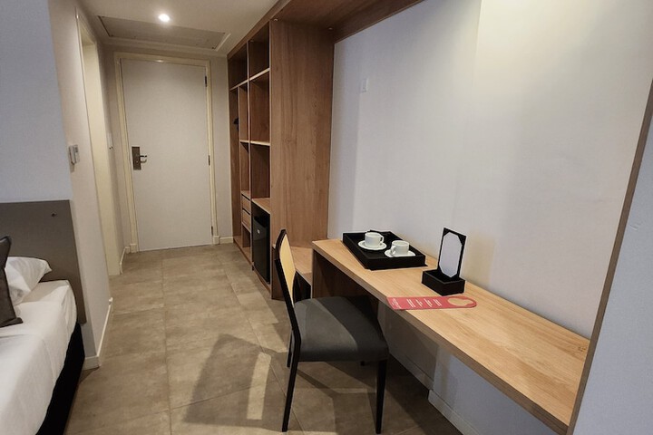 Room 19 of 42