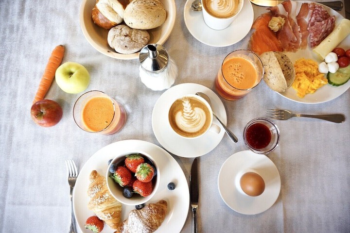Breakfast/Coffee Service 94 of 104