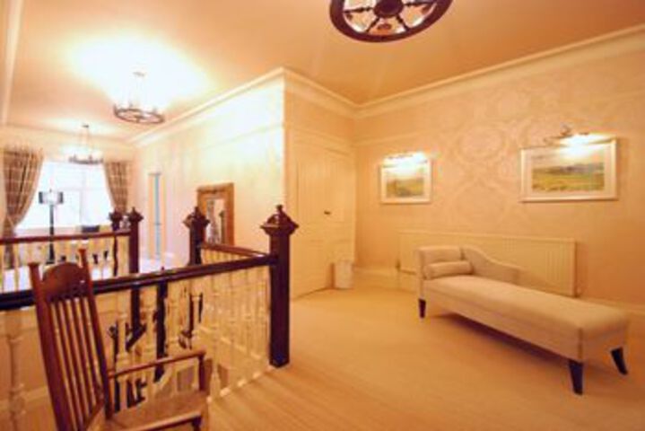 Room 34 of 39