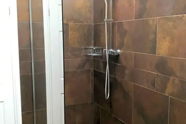 Room 8 of 13