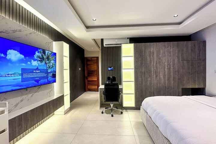 Room 37 of 121