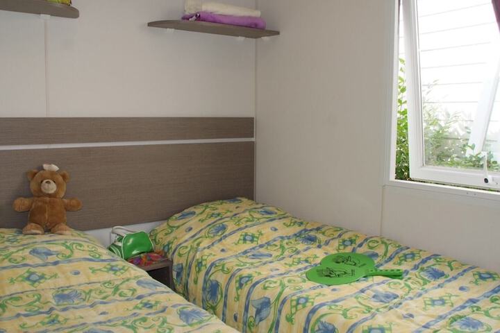 Room 6 of 182