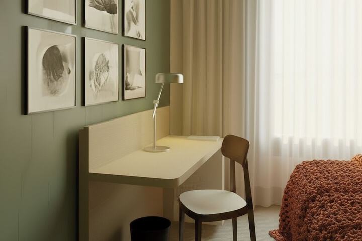 Room 16 of 18