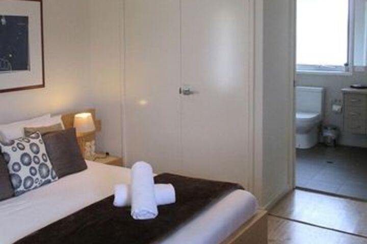 Room 10 of 25