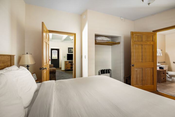 Room 19 of 118