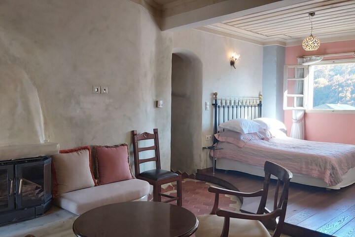 Room 37 of 446