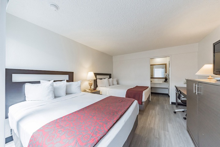 Room 5 of 20