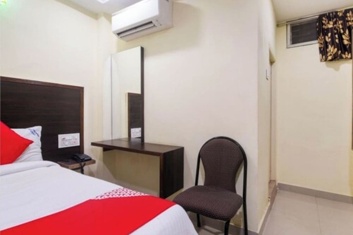 Room 10 of 19