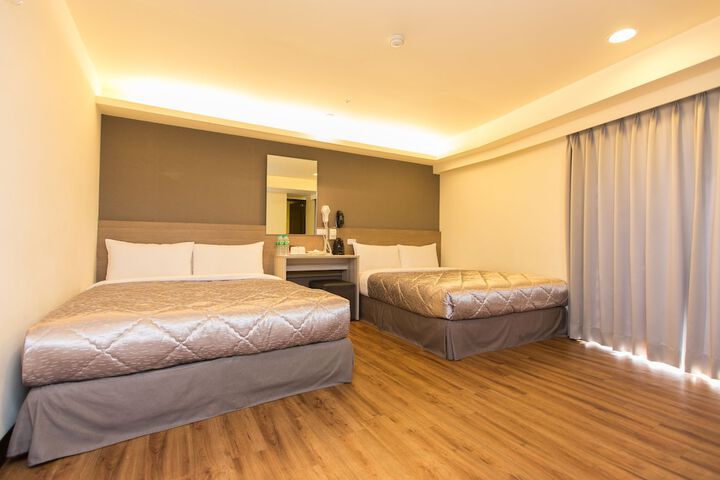 Room 16 of 29