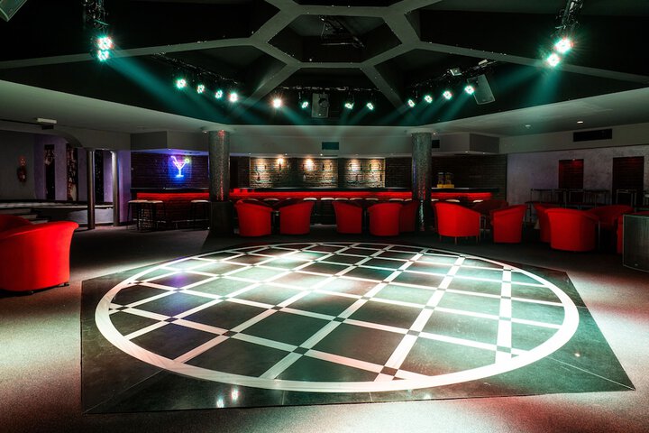 Lounge 168 of 242