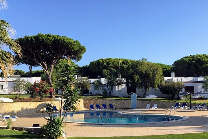 Hotel Pool