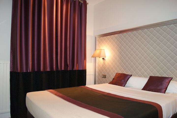 Room 9 of 50