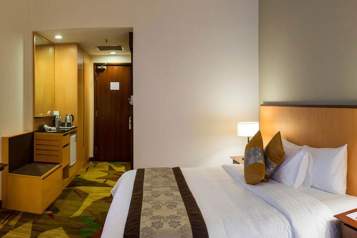 Room 10 of 68