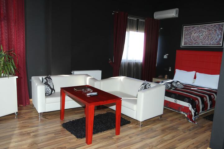 Room 18 of 98