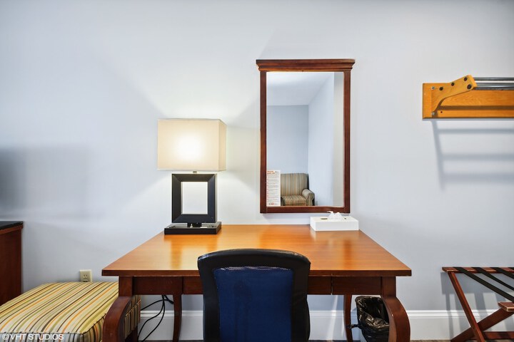 Room 9 of 49