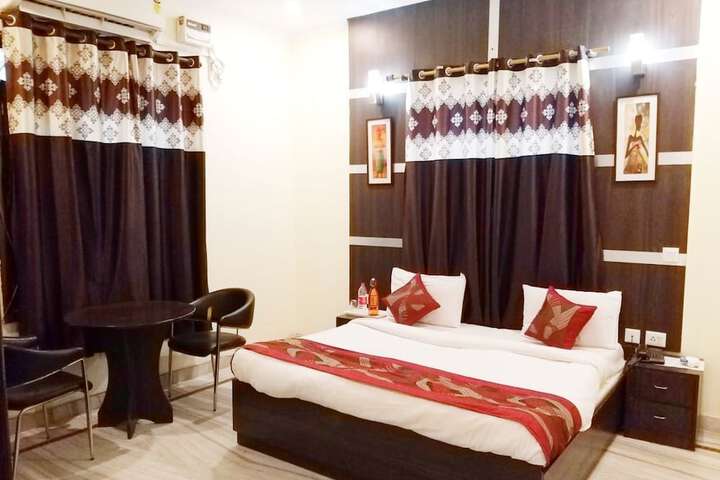 Room 2 of 2