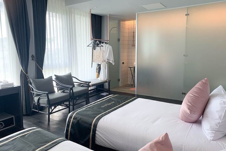 Room 48 of 118